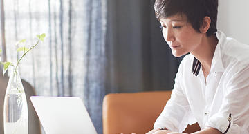 Serving Customers in Times of Crisis: Digitizing Processes Involving Financial Advisors