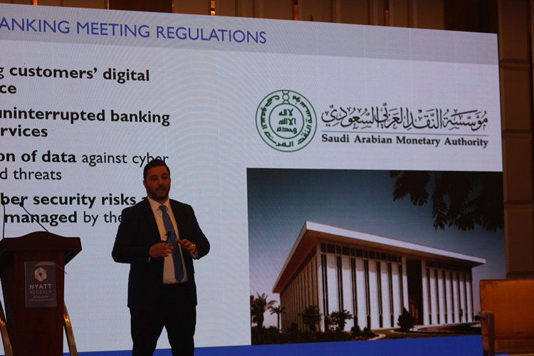 Charbel Diab präsentiert auf dem IDC Banking & Finance Congress in Riad